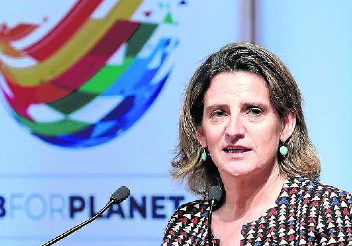 Teresa Ribera recibe a Mañueco para abordar asuntos pendientes con Castilla y León