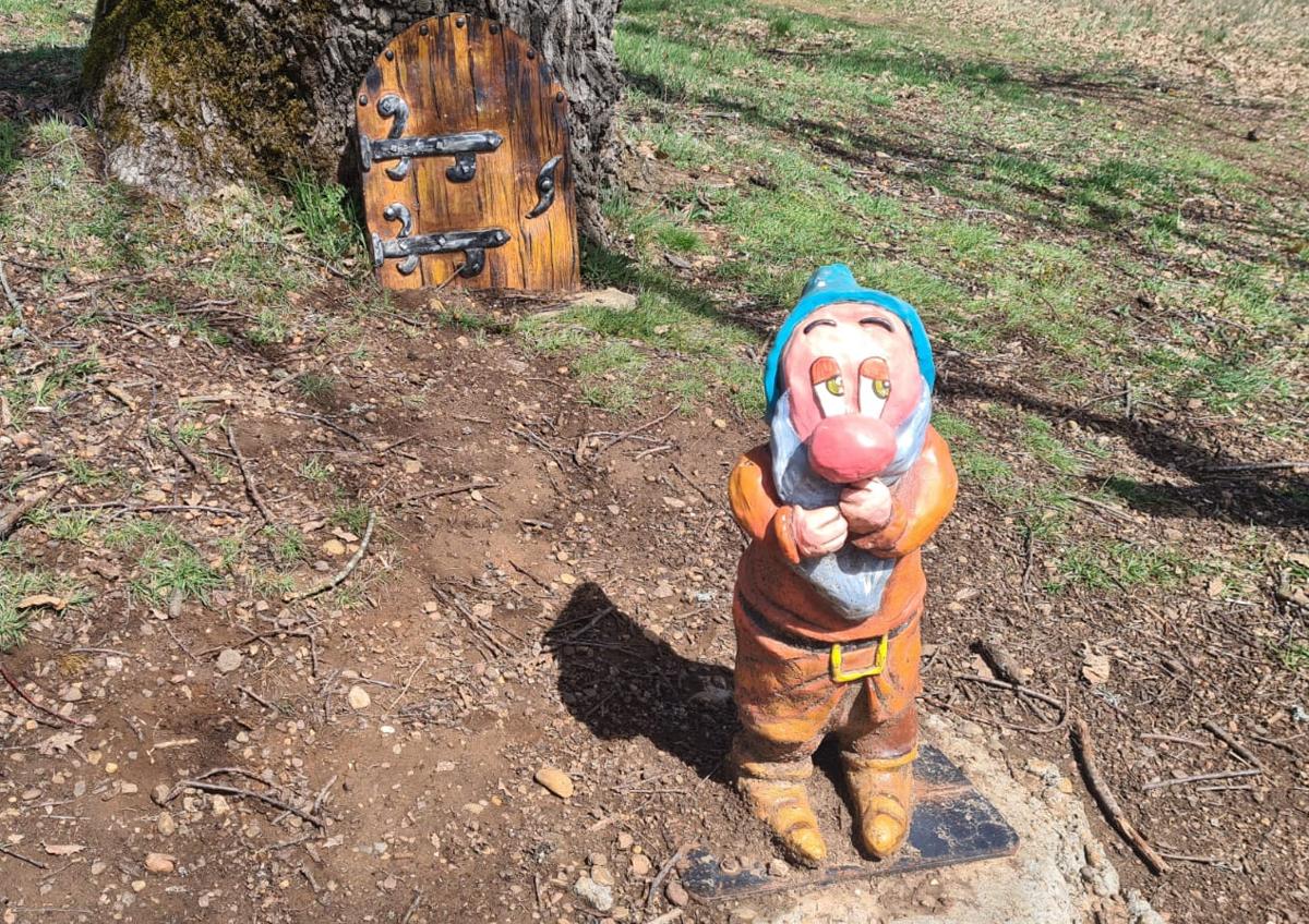 Imagen secundaria 1 - El bosque de los cuentos se dibuja en León