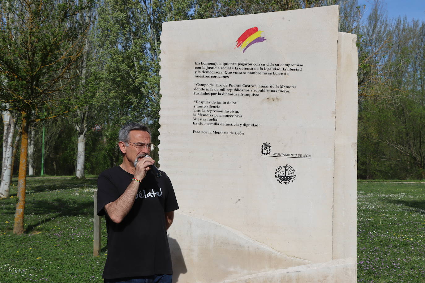 Imágenes del acto realizado en homenaje al el 93 aniversario de la segunda República.