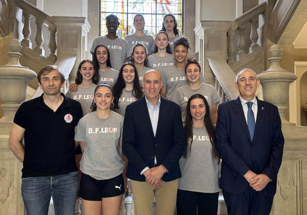 Recepción al BF León en el Ayuntamiento.