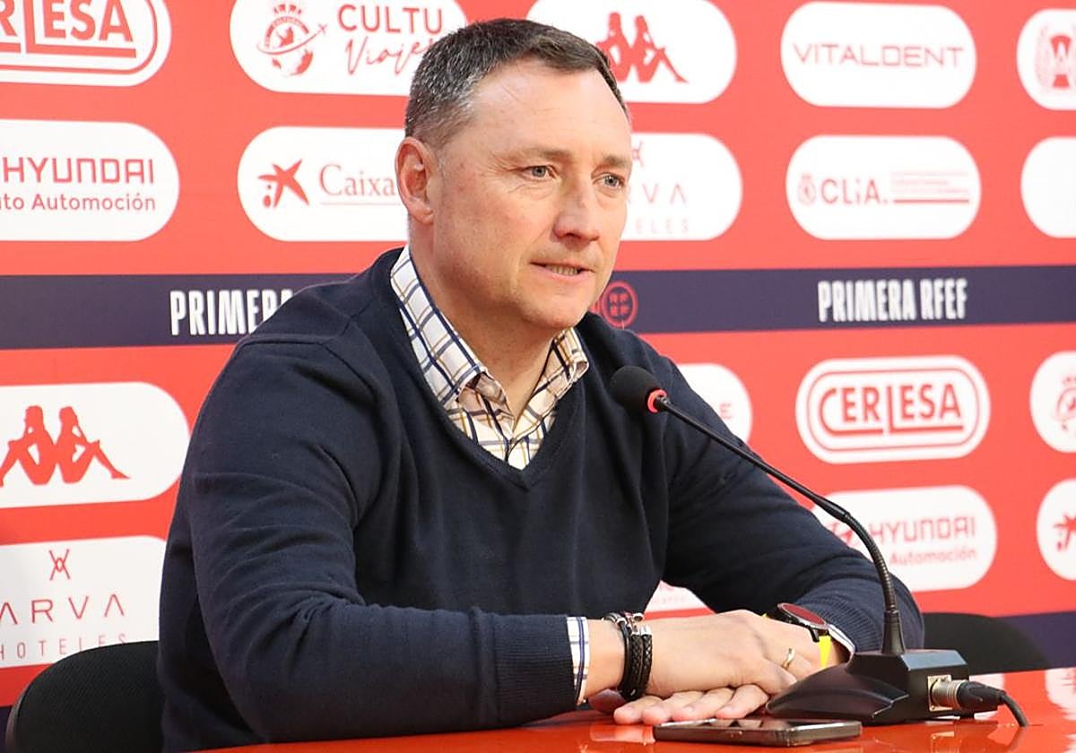 Raúl Llona, entrenador de la Cultural.