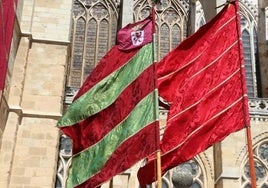 Imagen de archivo de los pendones en la Catedral.