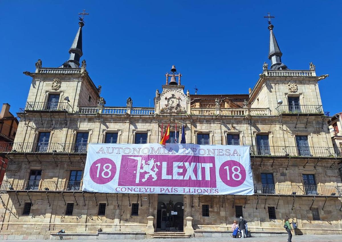 Imagen secundaria 1 - La Plaza Mayor vuelve a reclamar la autonomía de León