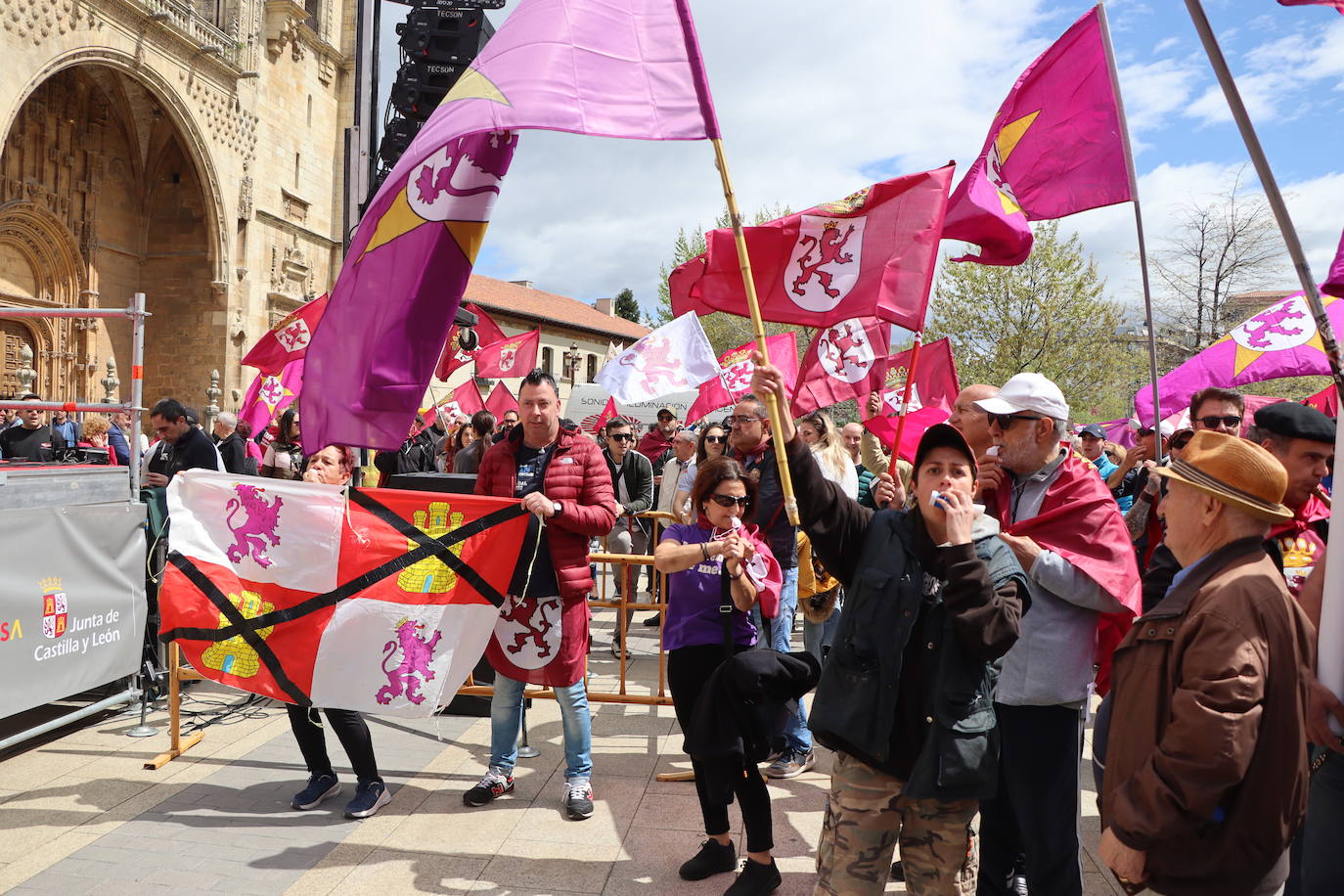 Altercados durante la fiesta del 23 de abril en León