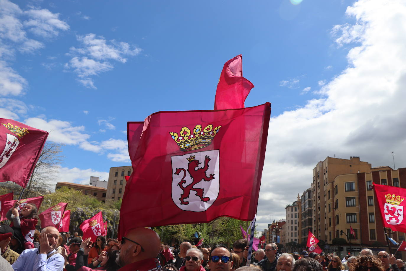 Altercados durante la fiesta del 23 de abril en León