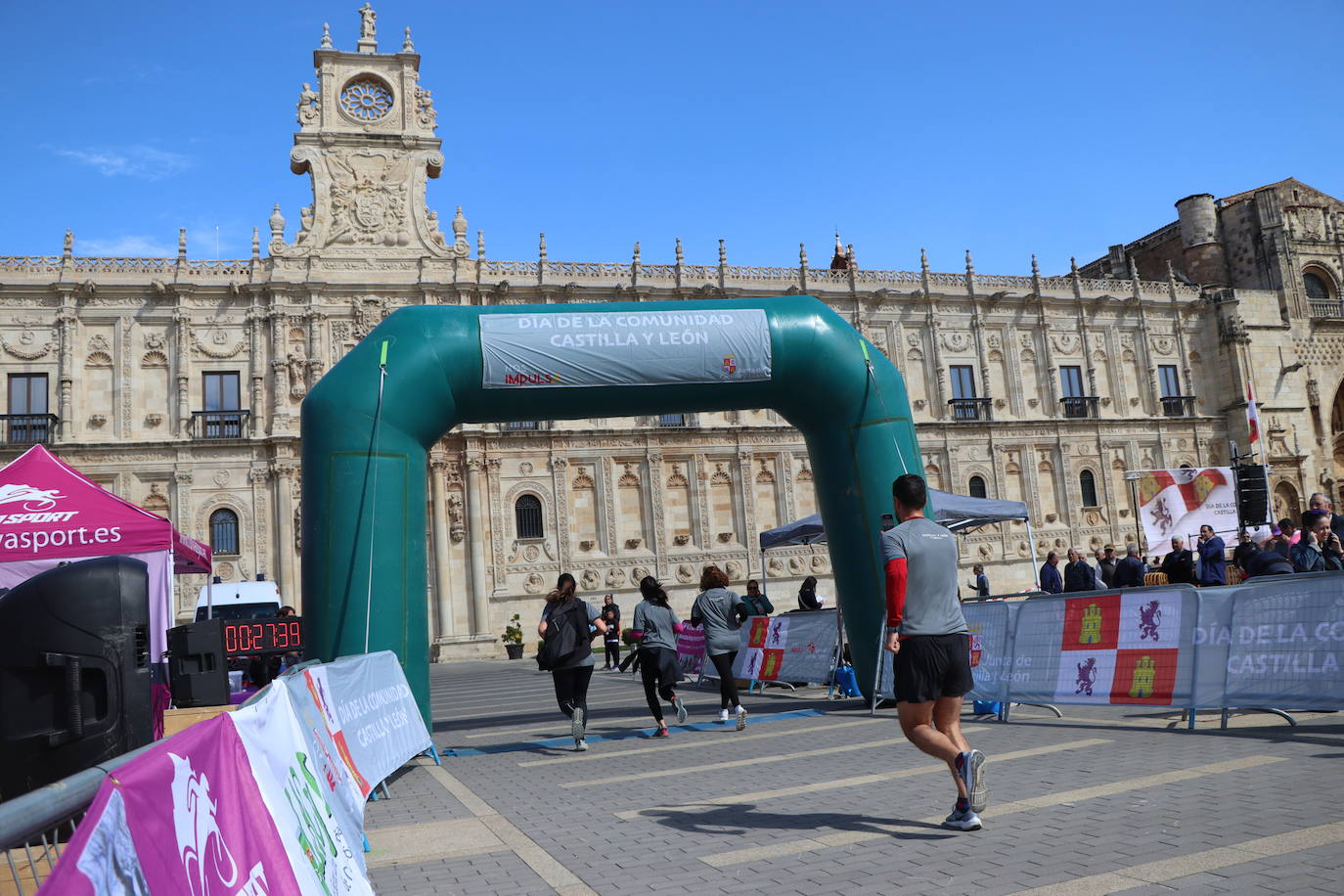 La fiesta de la Junta en León fue más breve de lo esperado