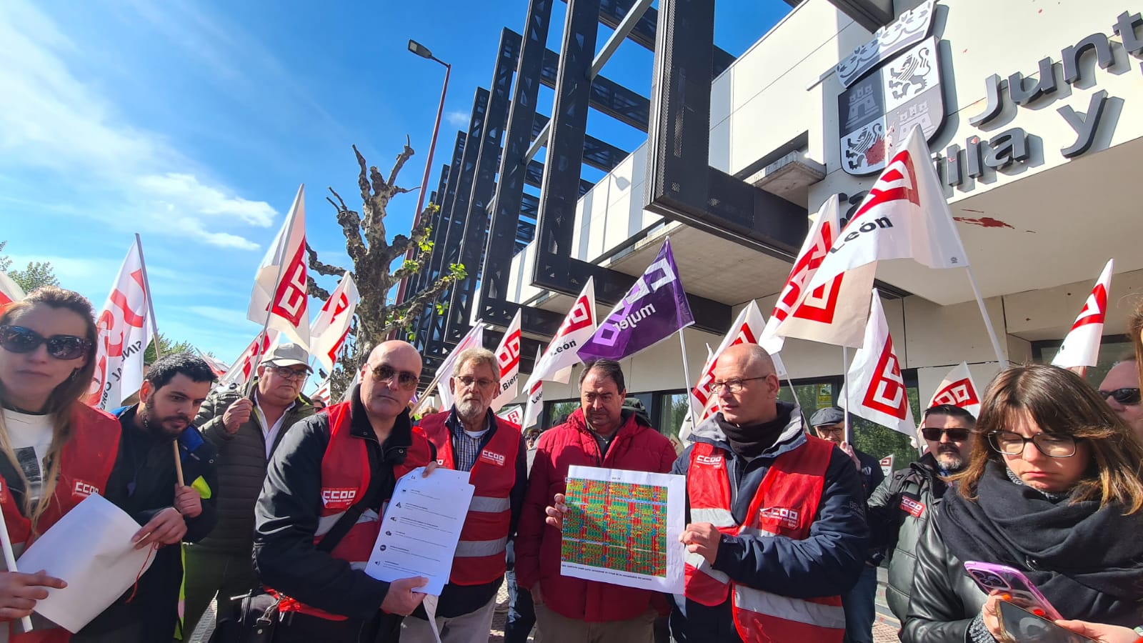 Concentración de los trabajadores de Alsa en León