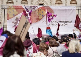 La manifestación leonesista obligó a suspender los actos organizados por la Junta.