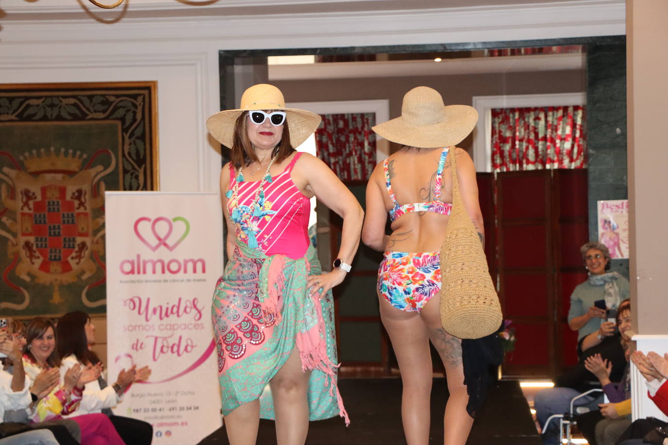 Desfile solidario de lencería y baño de Almom