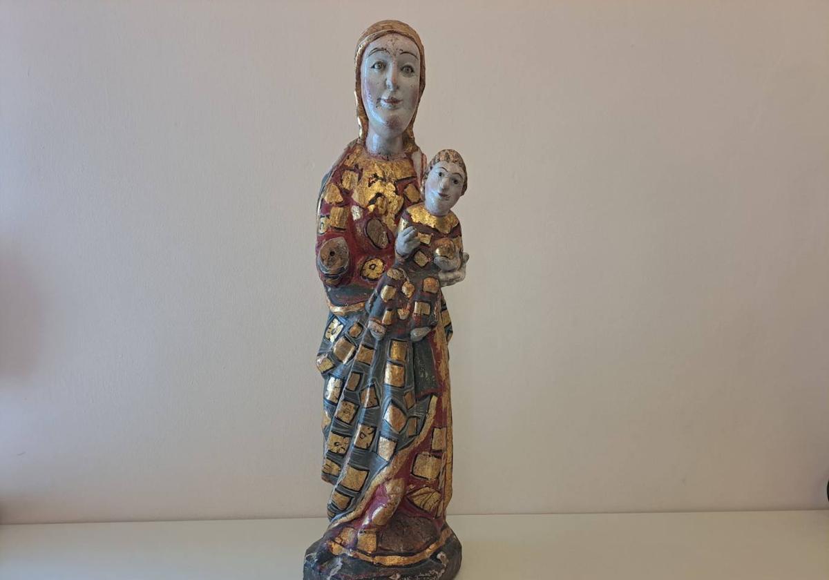 Virgen con el Niño de Poibueno, la pieza de mayo del Museo de los Caminos de Gaudí.