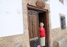 Selima Bardón a las puertas de Casa Maxi