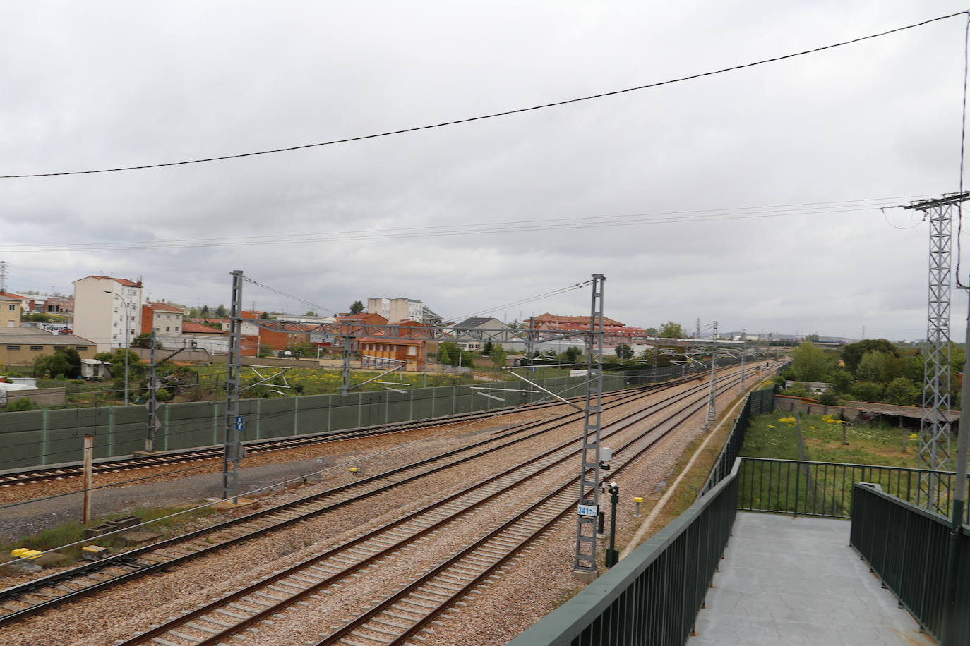 Vías del tren en Trobajo del Cerecedo.