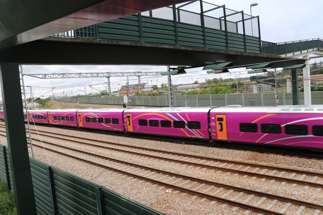 Vías del tren en Trobajo del Cerecedo.