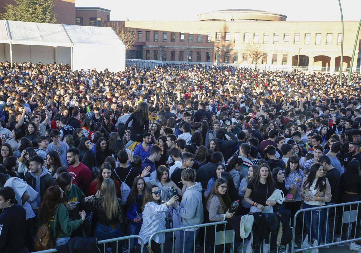 ¿Vuelta de las espichas al campus? Estas son las propuestas de los candidatos