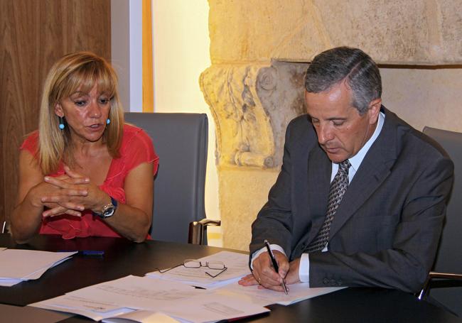 Carrasco reunida en el Palacio de los Guzmanes con el alcalde de León.