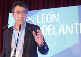 Juan Martínez Majo, expresidente del Partido Popular de León, durante un congreso provincial.