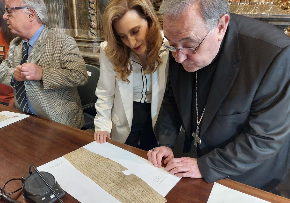 Firma del convenio para preservar el patrimonio documental de la Catedral