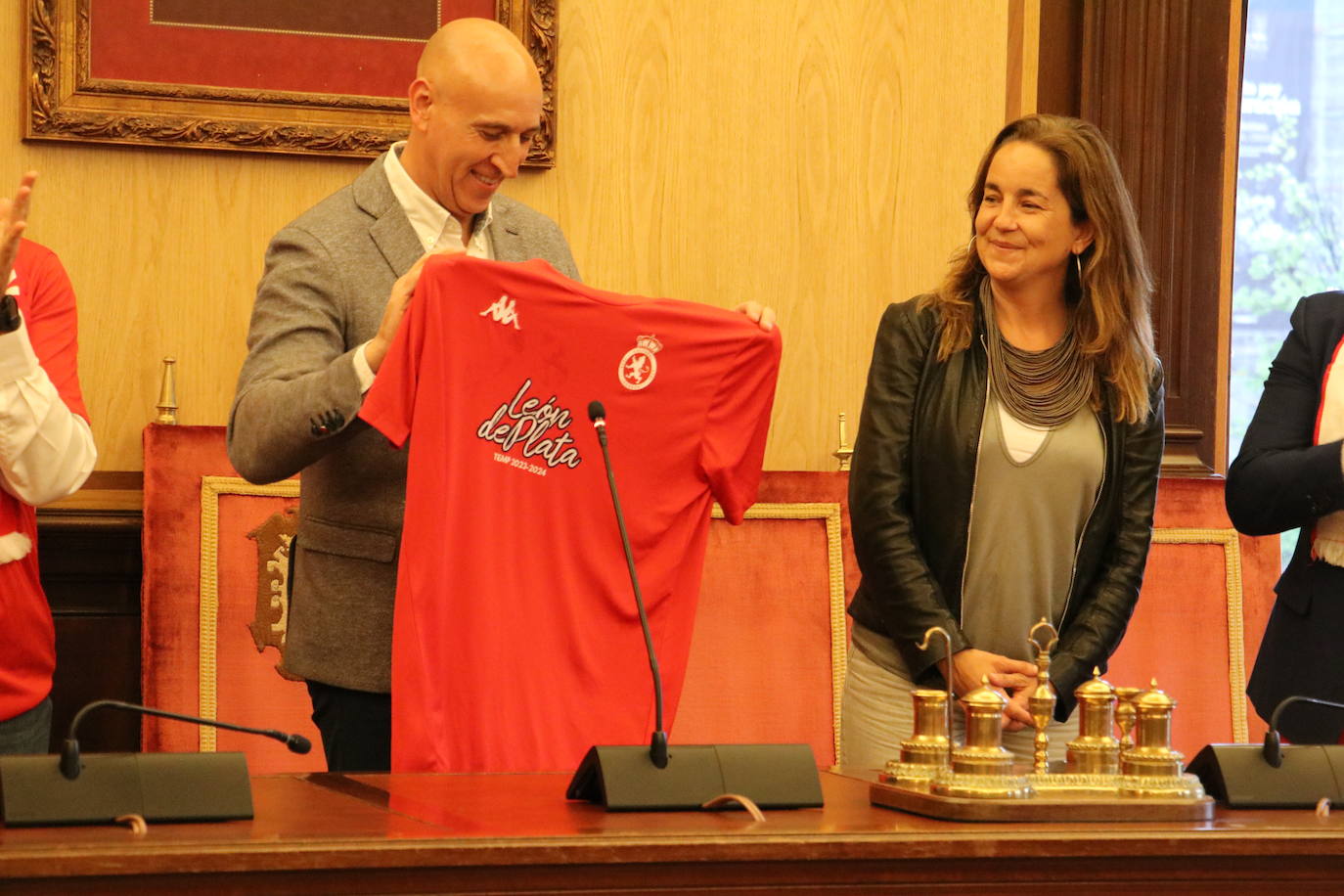 La afición recibe a la Cultural de baloncesto