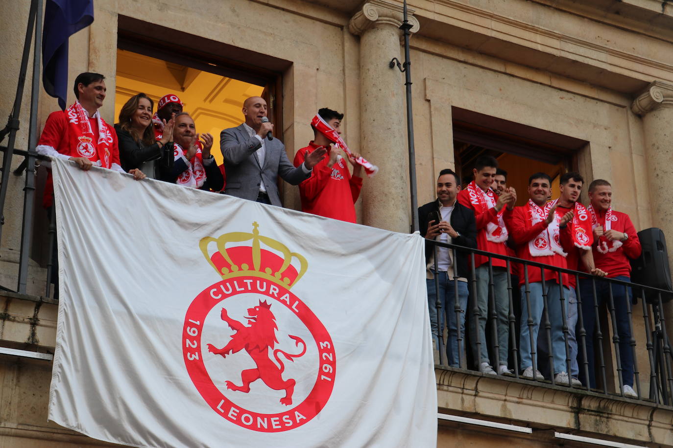 La afición recibe a la Cultural de baloncesto