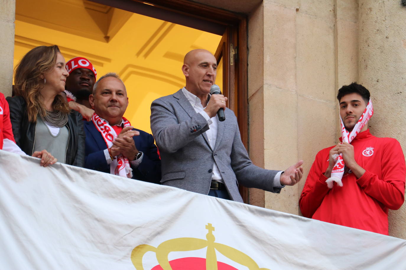 La afición recibe a la Cultural de baloncesto