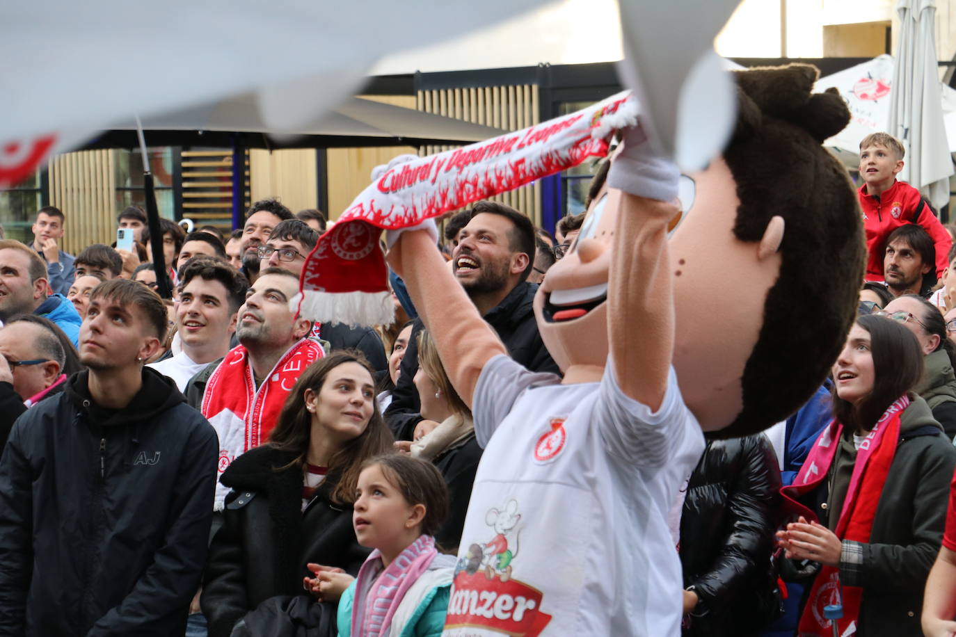 La afición recibe a la Cultural de baloncesto