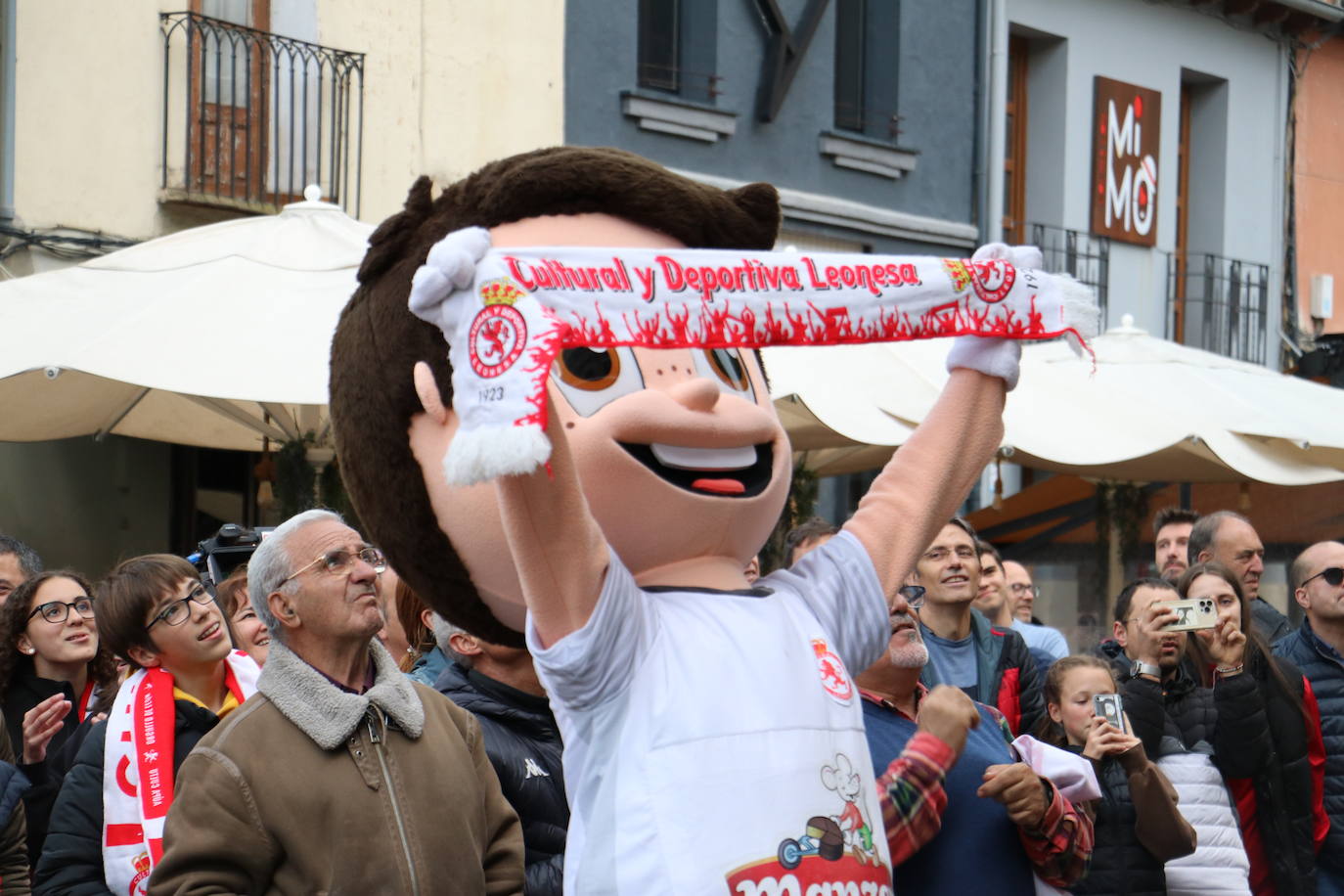 La afición recibe a la Cultural de baloncesto