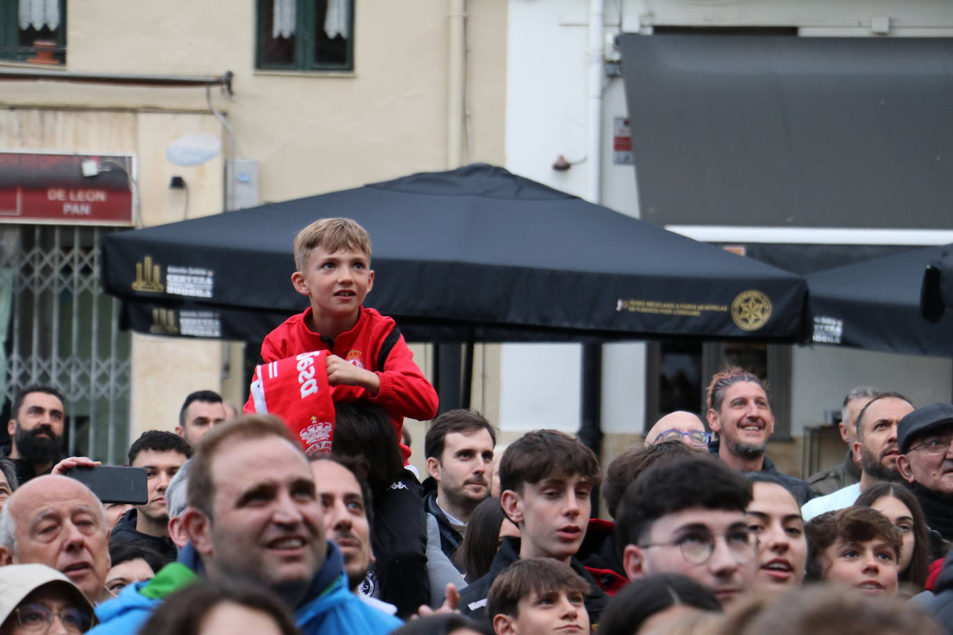 La afición recibe a la Cultural de baloncesto