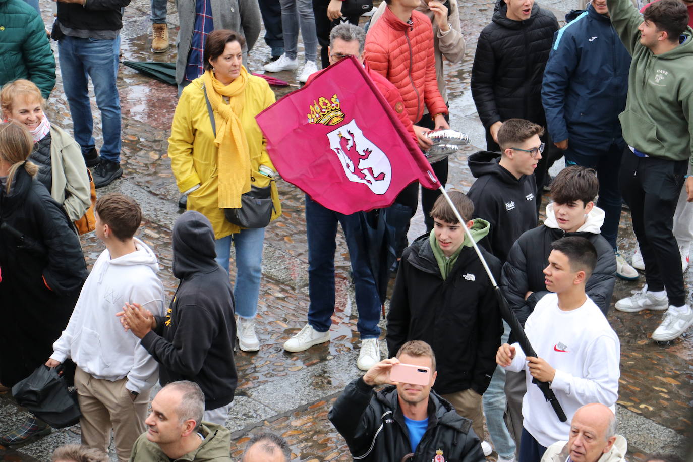 La afición recibe a la Cultural de baloncesto