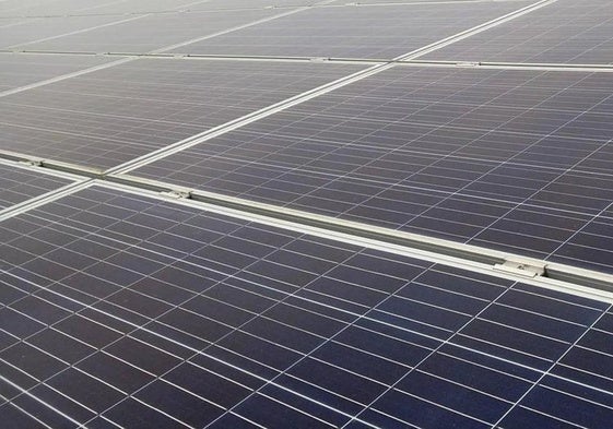 Licitadas las obras de una planta fotovoltaica para los regantes de la Presa de la Tierra