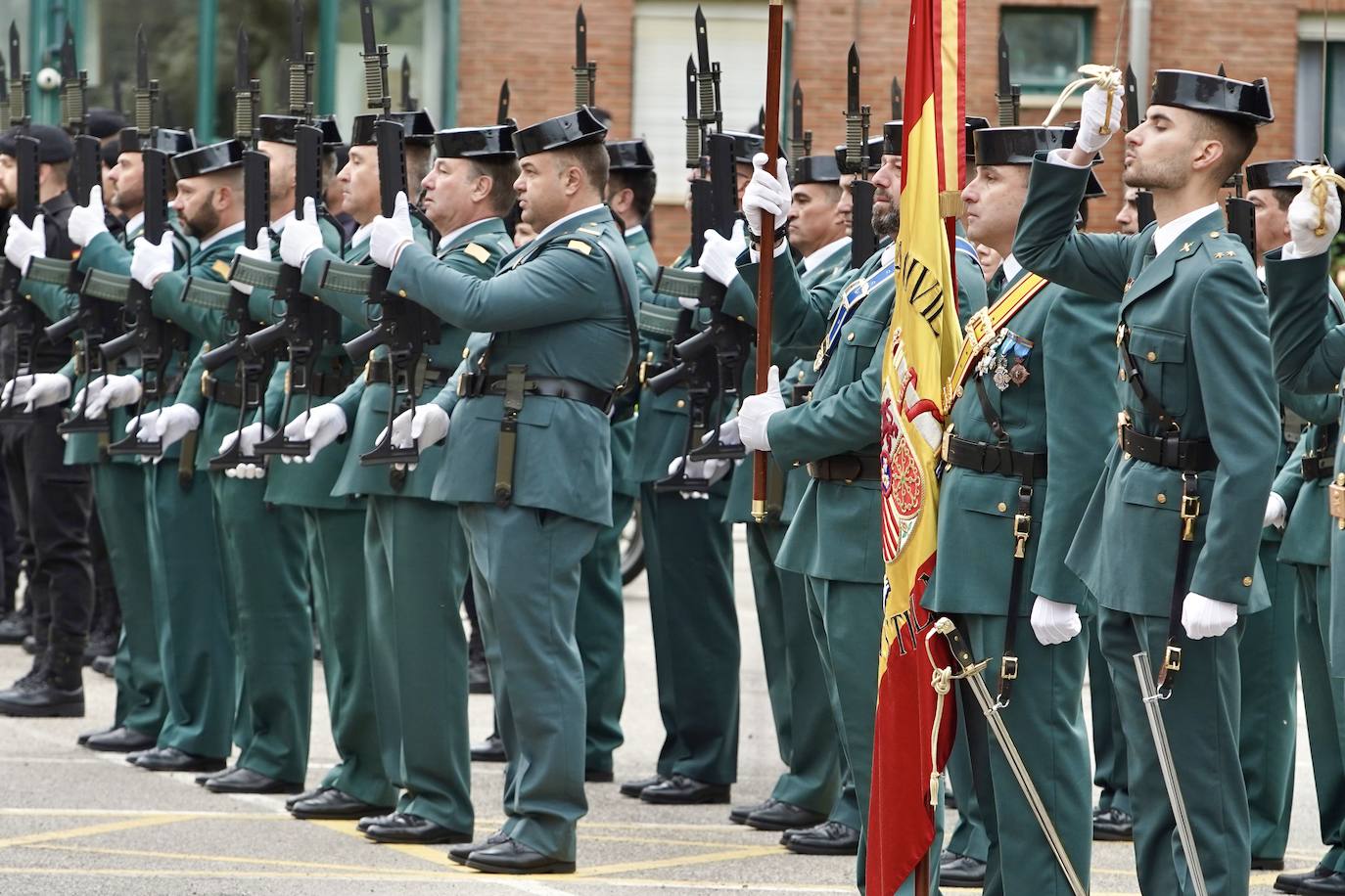 Celebración en León del 180 aniversario de la fundación de la Guardia Civil