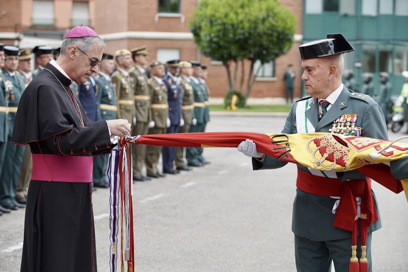 Celebración en León del 180 aniversario de la fundación de la Guardia Civil