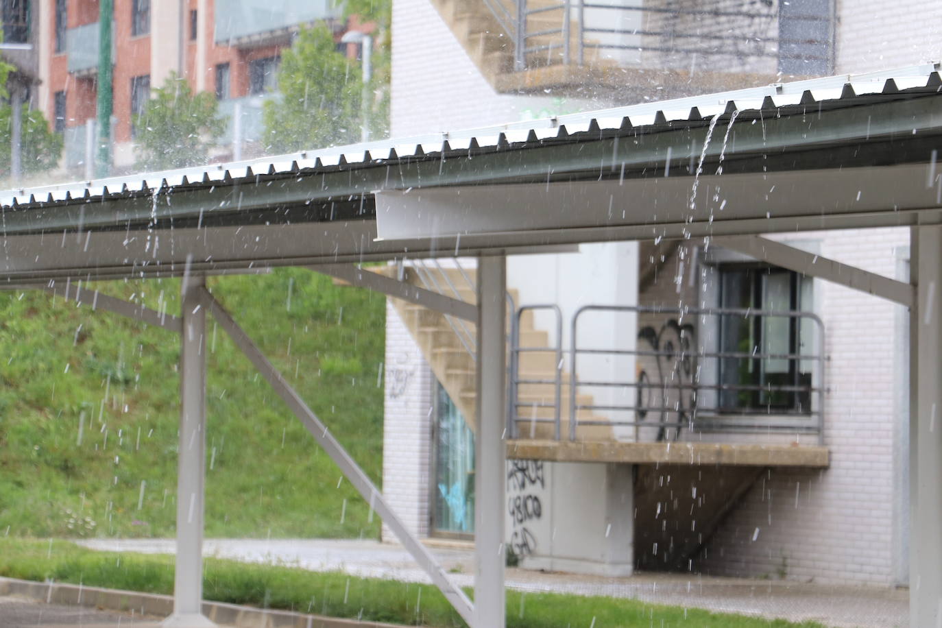 El granizo en mayo sorprende a León
