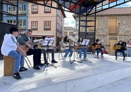 La música sale a la calle en La Robla