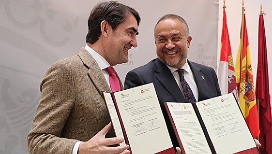 La Junta y la Diputación firman por acabar con el desabastecimiento de agua en la provincia
