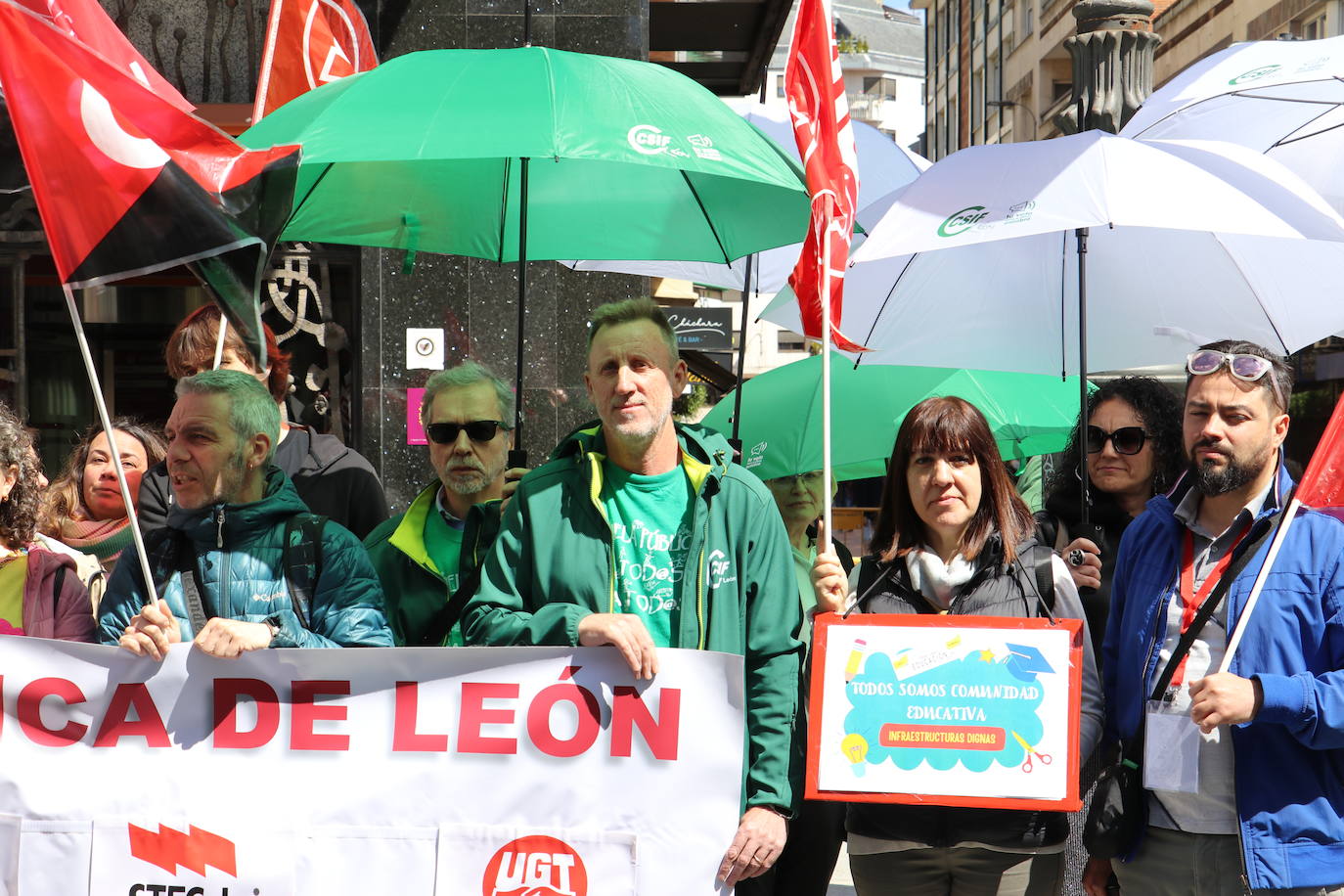 Protestas contra las deficiencias en los colegios de León