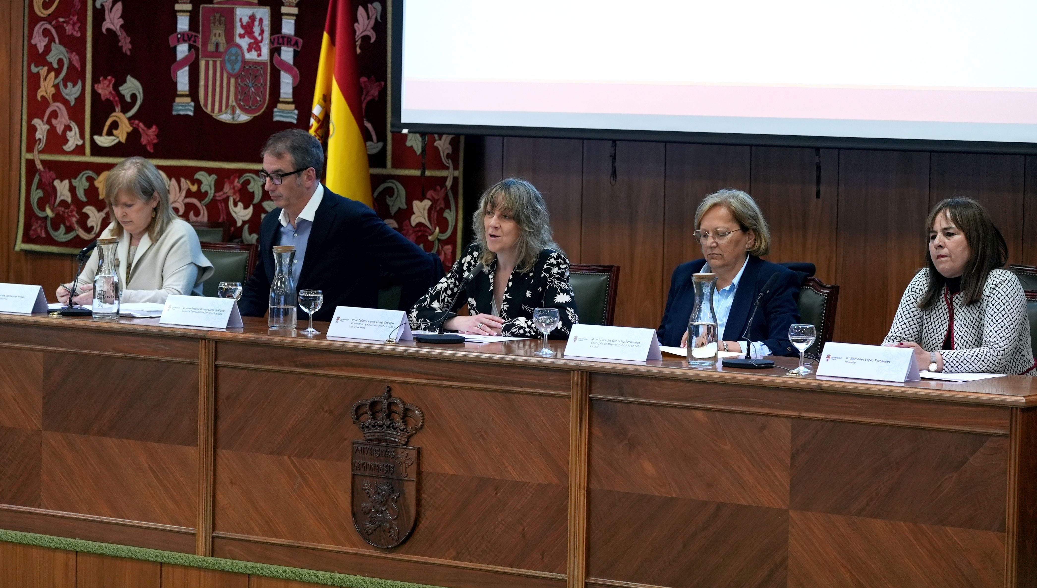 Graduación de los alumnos de la universidad de la experiencia