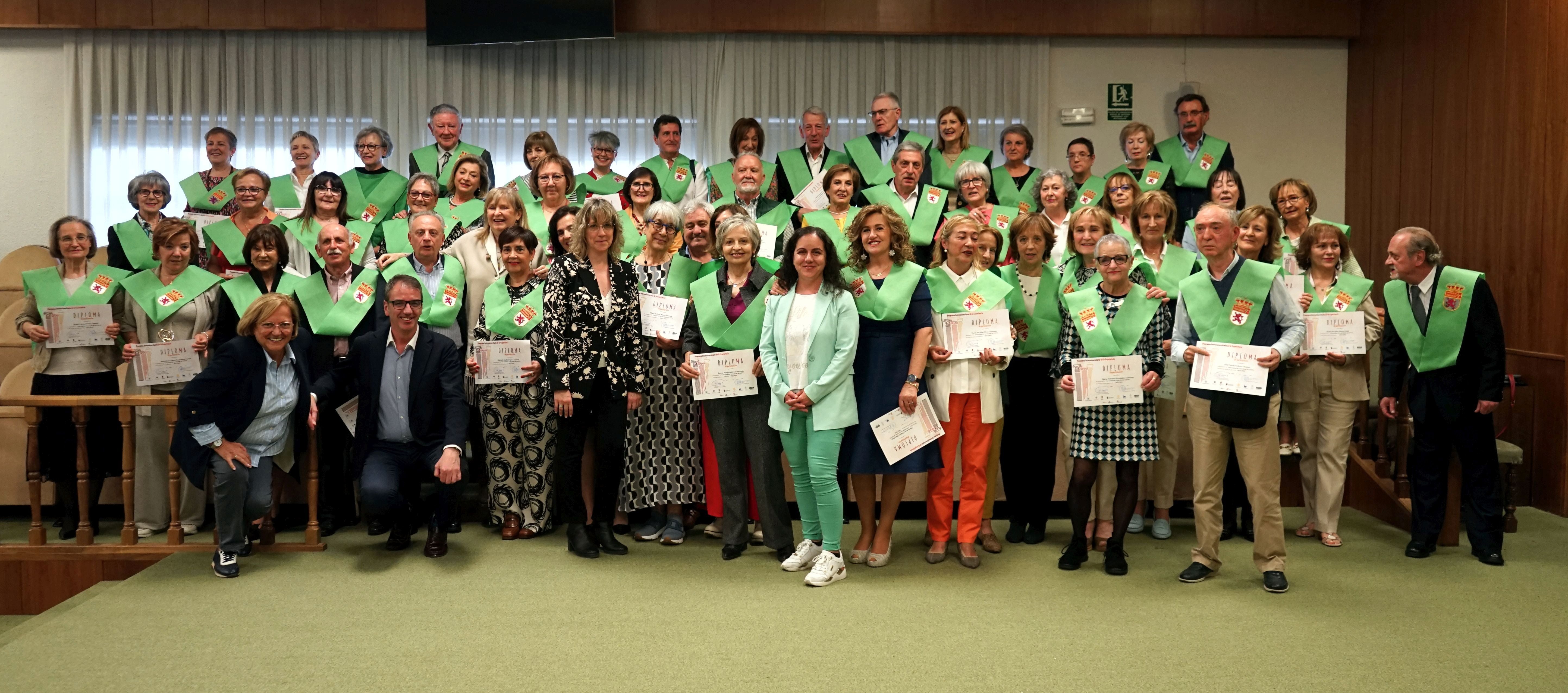 Graduación de los alumnos de la universidad de la experiencia