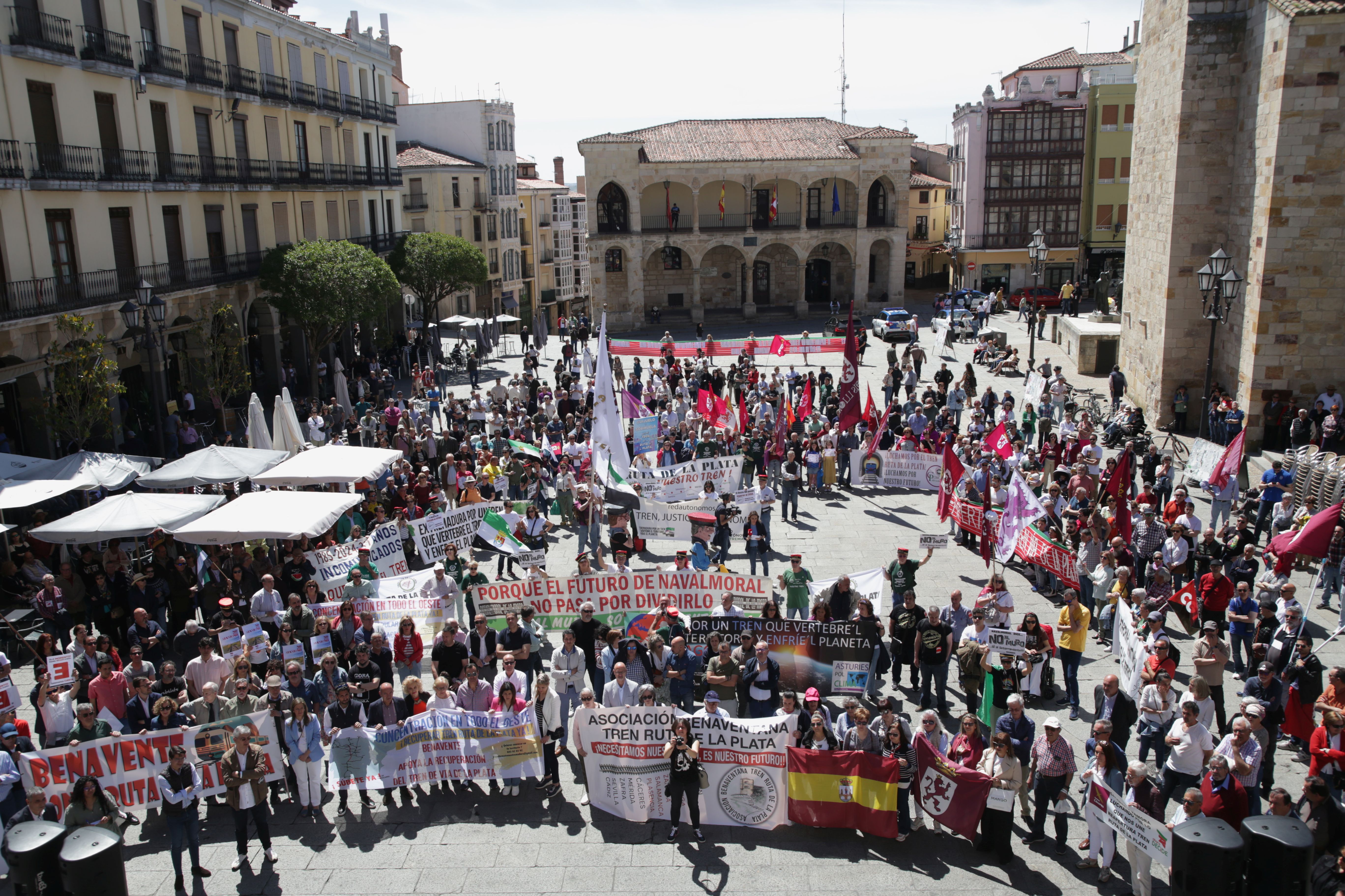 Concentración por la reapertura de la línea ferroviaria de la Ruta de la Plata en Zamora