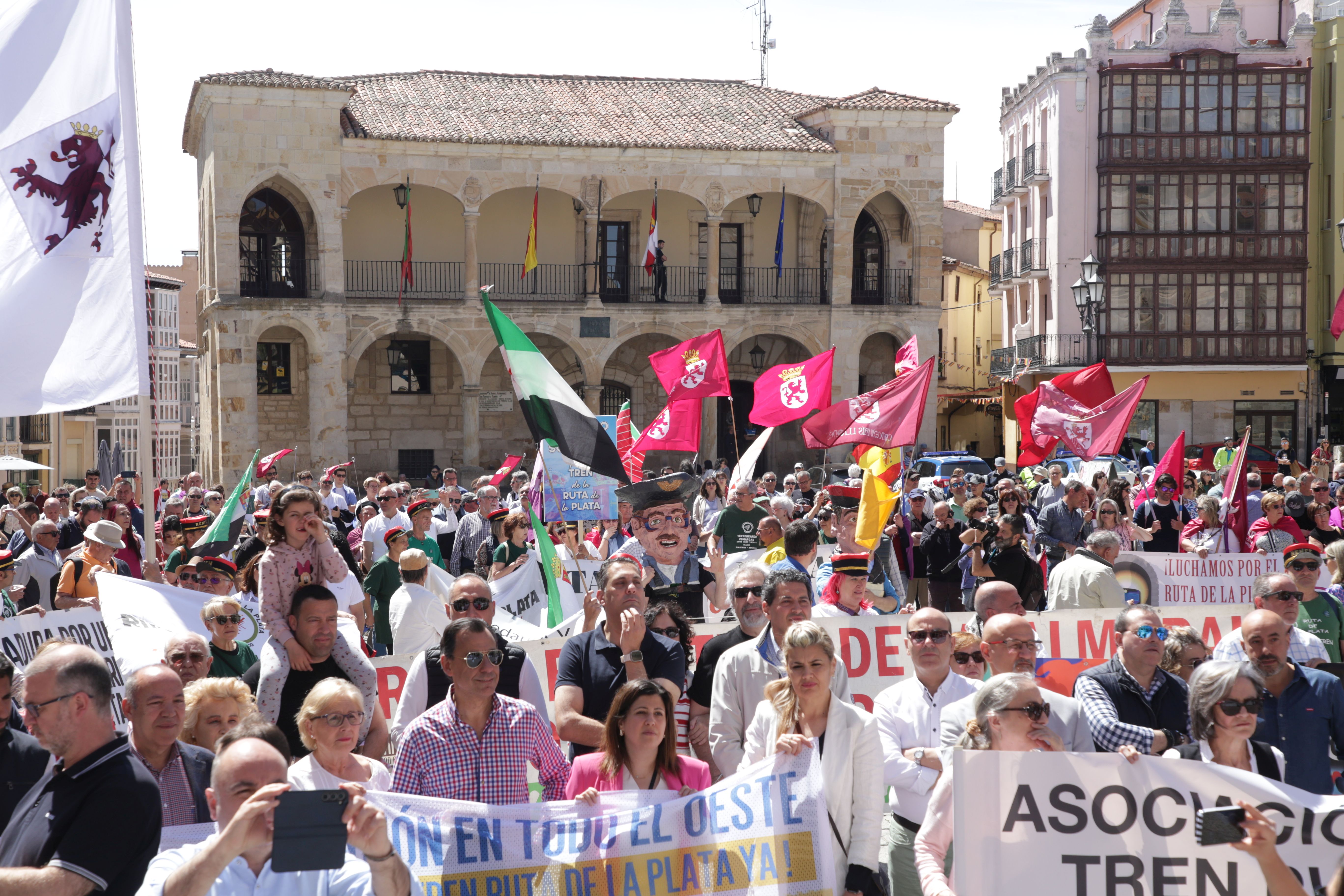 Concentración por la reapertura de la línea ferroviaria de la Ruta de la Plata en Zamora