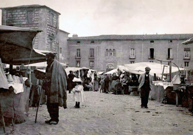 Plaza del Conde Luna.  1901 yılında pazar.