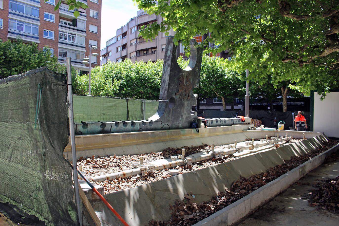 Empiezan a retirar materiales de la plaza de las Cortes