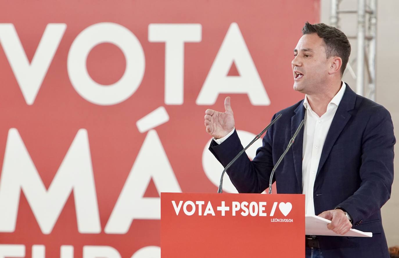 Zapatero encabeza un mitin del PSOE de León