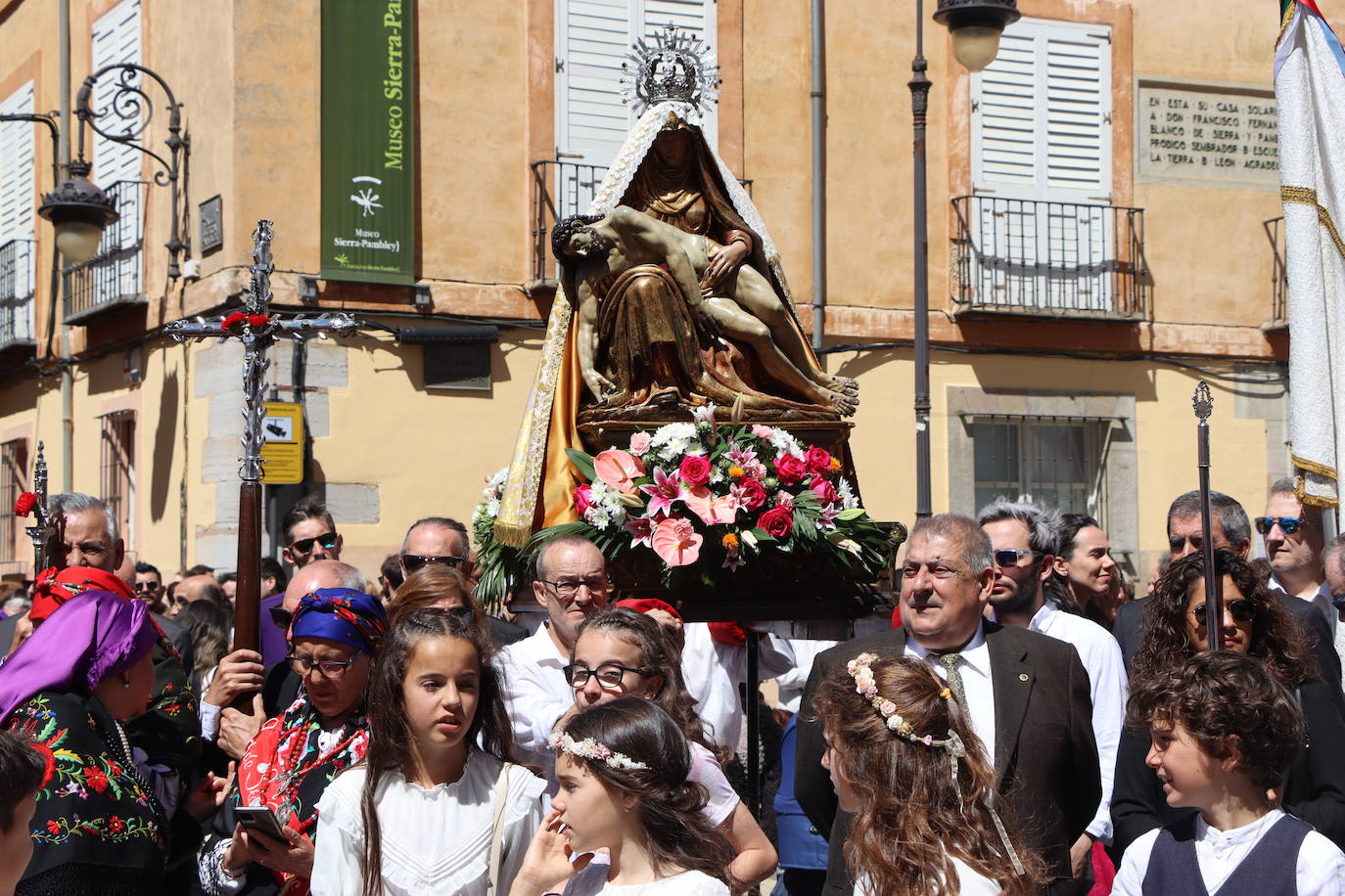 Las mejores imágenes del Corpus Christi en León | leonoticias.com