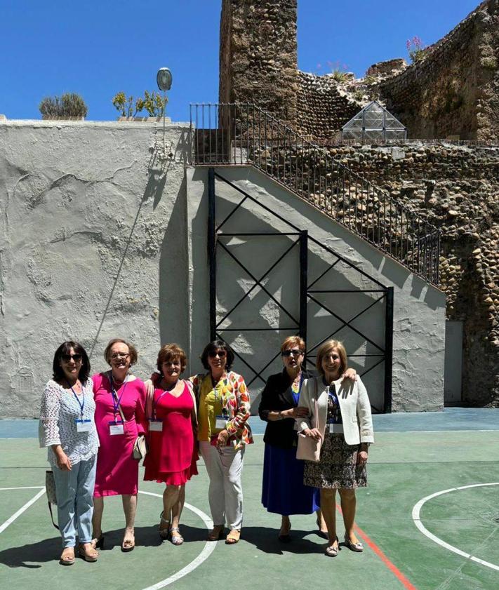 Imagen secundaria 2 - Reencuentro de ex alumnas en el Colegio Ntra. Sra. del Carmen