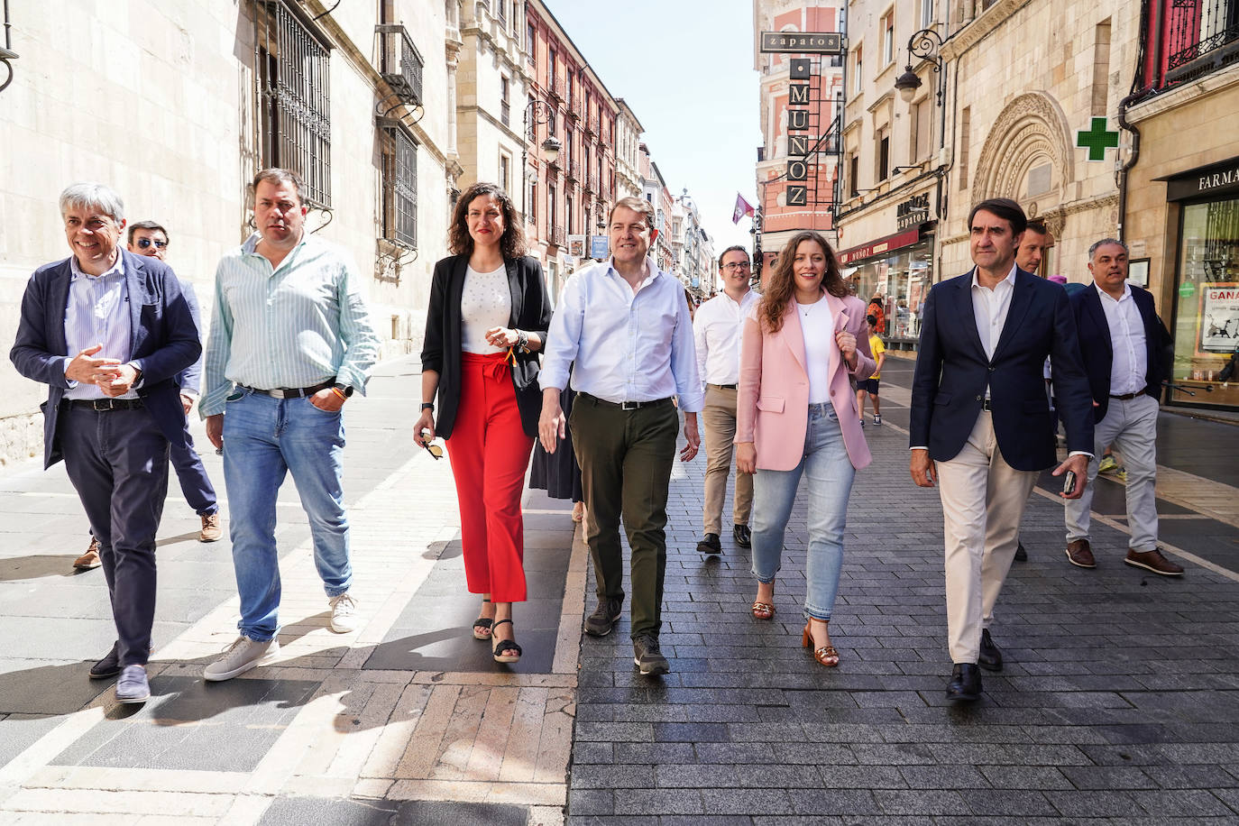 Encuentro con alcaldes, portavoces y afiliados del PP en León