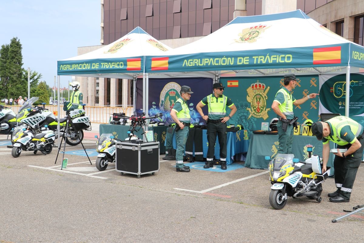 Las Fuerzas Armadas se exhiben en León