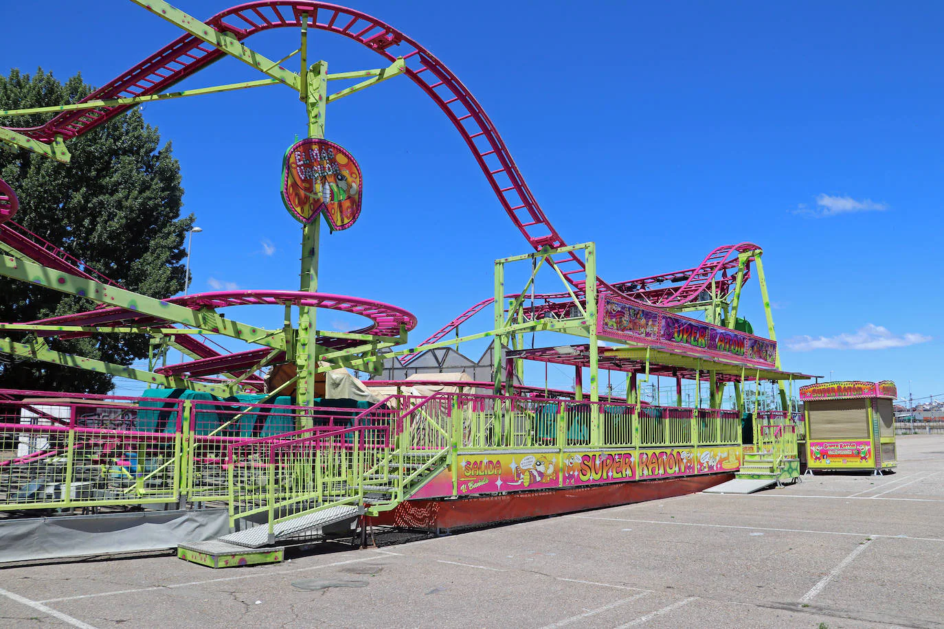 Las primeras atracciones en llegar a la feria de León