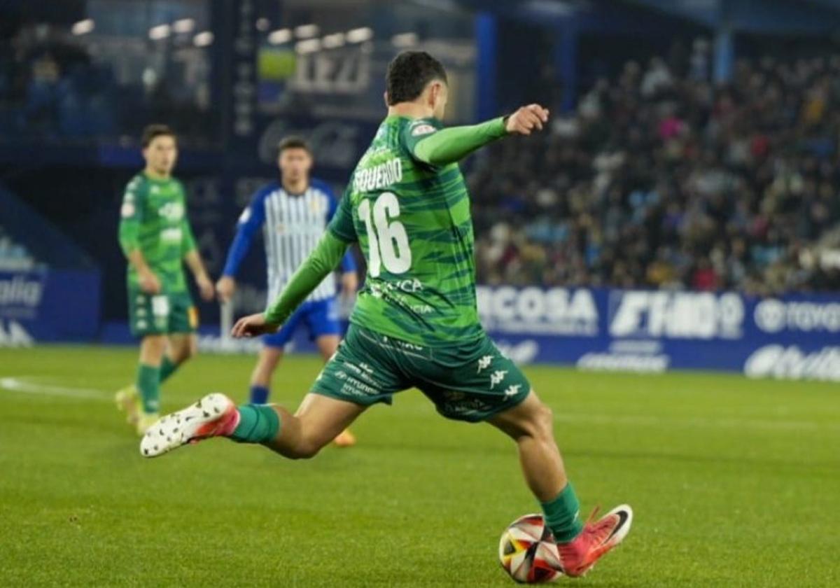 Esquerdo, en el partido ante la Deportiva en El Toralín.