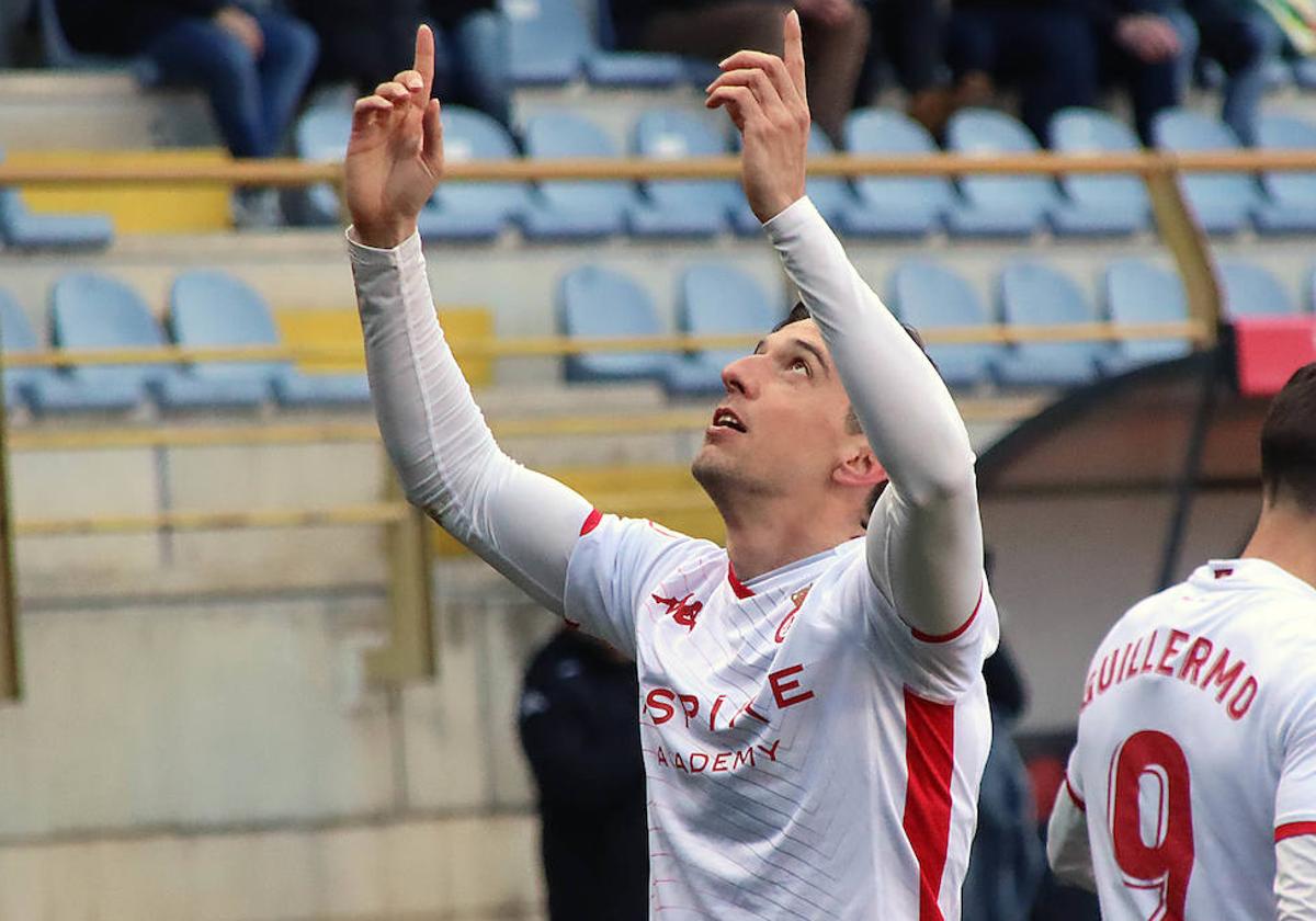 Jaume Pol celebra su gol ante el Tarazona.