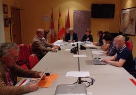 Reunión en a sala de Juntas de la Delegación Territorial de León.